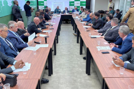 PRESIDENTE MILTON VIEIRA VAI A BRASÍLIA
 
PARA IMPORTANTE REUNIÃO SOBRE A PEC 18